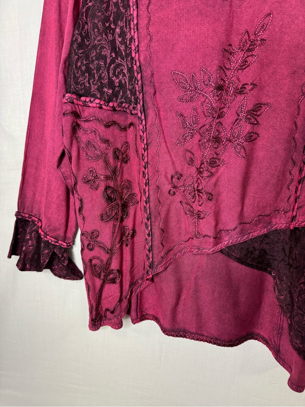 The Pyramid Collection Womens Patchwork Embroidered Rayon Tunic Top XL Boho - Picture 6 of 10